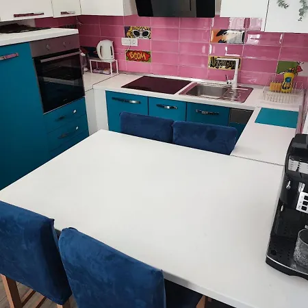 Pop Sleeps 3 With Pool Zara