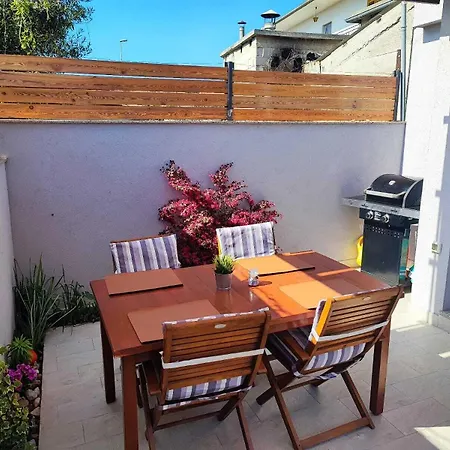 Pop Sleeps 3 With Pool 빌라 자다르