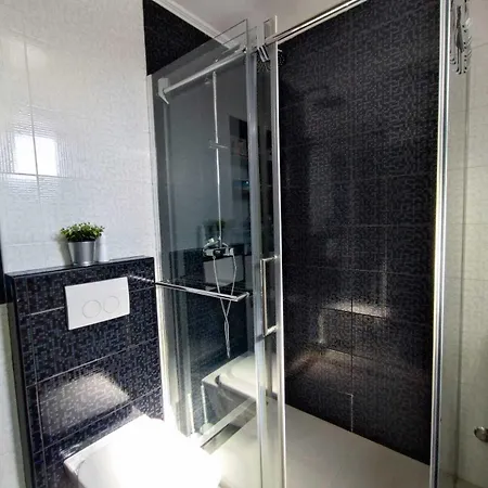 Villa Pop Sleeps 3 With Pool Zara