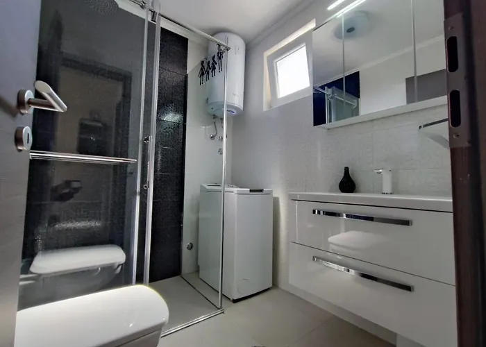 Pop Sleeps 3 With Pool *