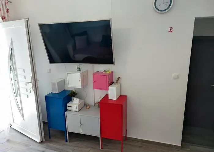 Pop Sleeps 3 With Pool * 자다르