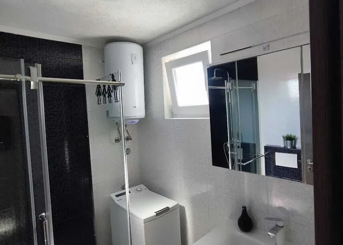 Pop Sleeps 3 With Pool