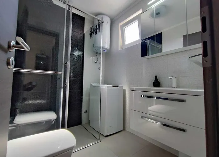 Pop Sleeps 3 With Pool 빌라