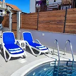 Villa Pop Sleeps 3 With Pool Zadar
