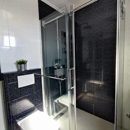 Pop Sleeps 3 With Pool וילה