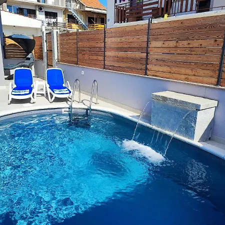 1 Bedroom Sleeps 3 - Outdoor Pool Villa Zadar