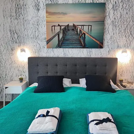 Villa 1 Bedroom Sleeps 3 - Outdoor Pool *