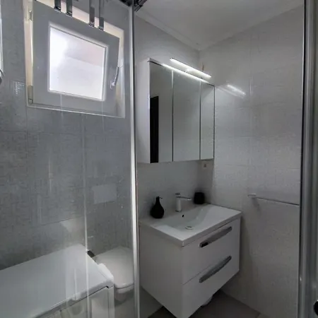 Pop Sleeps 3 With Pool וילה