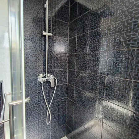 1 Bedroom Sleeps 3 - Outdoor Pool