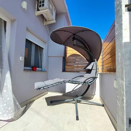 1 Bedroom Sleeps 3 - Outdoor Pool * Zadar