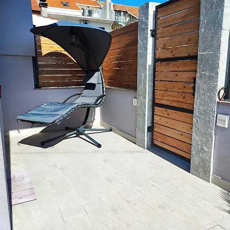 וילה Pop Sleeps 3 With Pool זאדאר