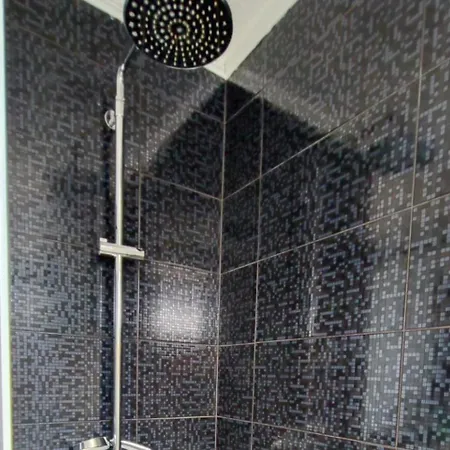 1 Bedroom Sleeps 3 - Outdoor Pool * زادار