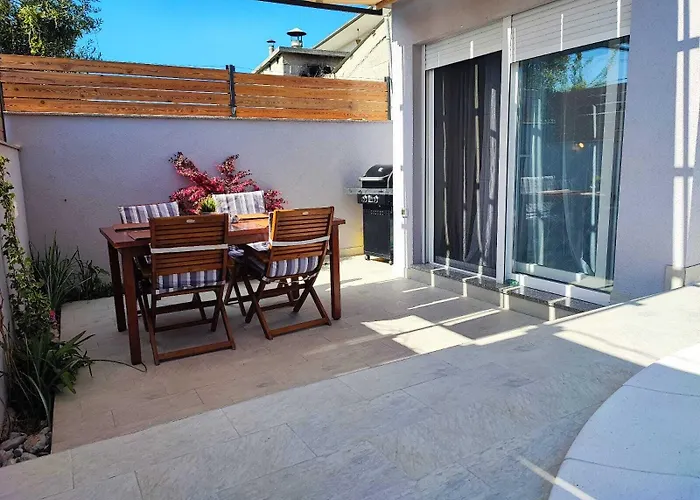 Pop Sleeps 3 With Pool 别墅 *