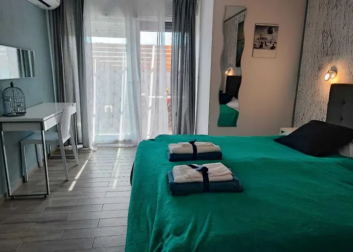 וילה Pop Sleeps 3 With Pool זאדאר